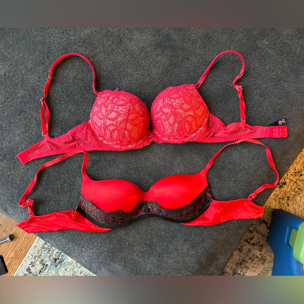 Victoria’s Secret bombshell balcony 34B bra bundle